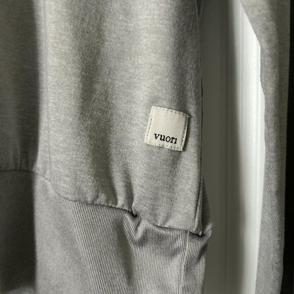 Vuori Women's Daydream Crew Performance Top in Platinum Heather Size Small - Picture 4 of 4